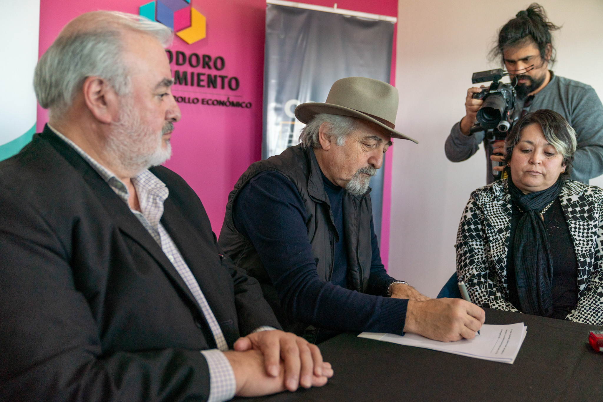 Comodoro Conocimiento firmó importantes convenios con gremios y Centros de Educación Permanente para Jóvenes y Adultos (EPJAS) de Comodoro Rivadavia