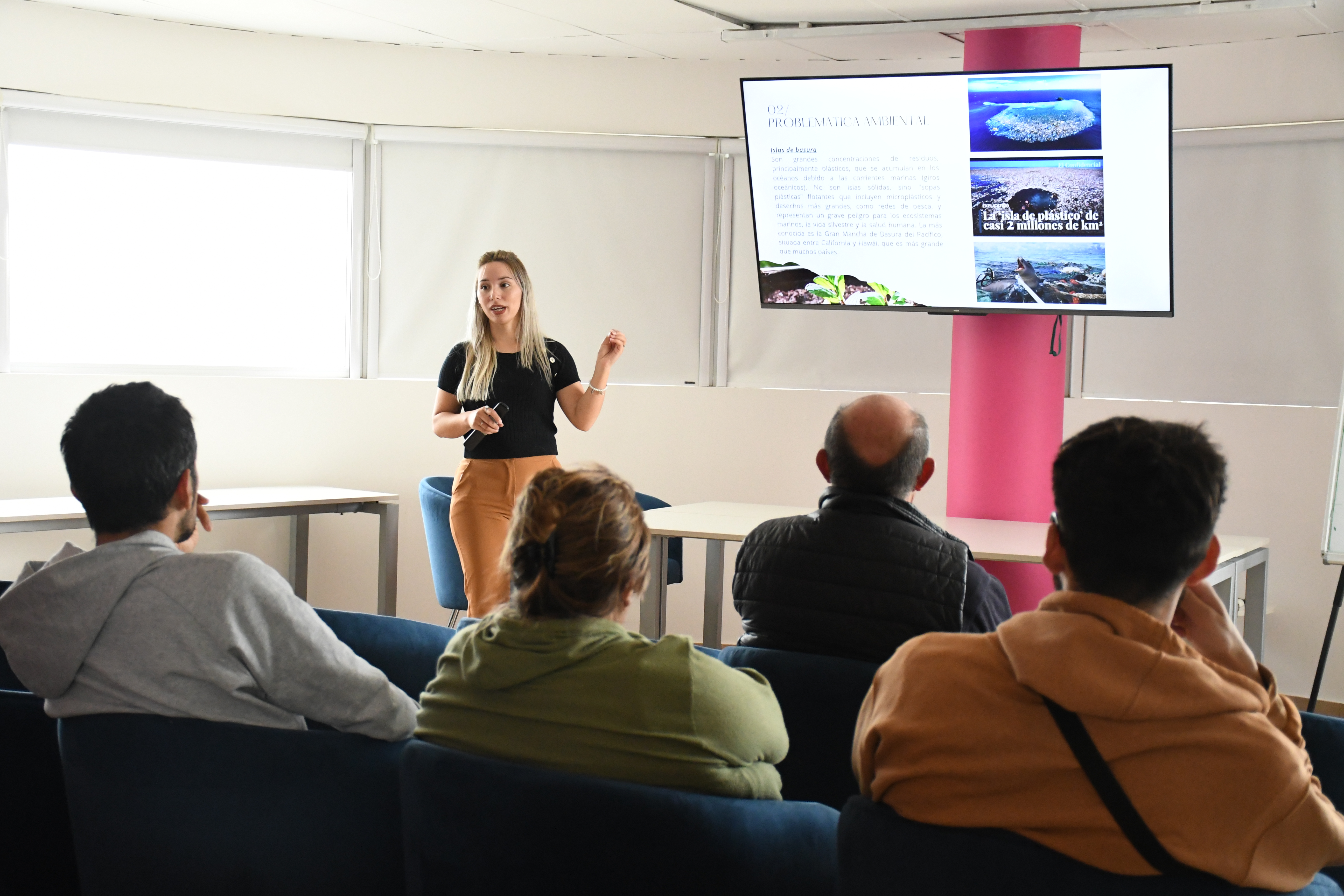 Gestión de residuos: Seguimos capacitando a los permisionarios del Mercado Comunitario 