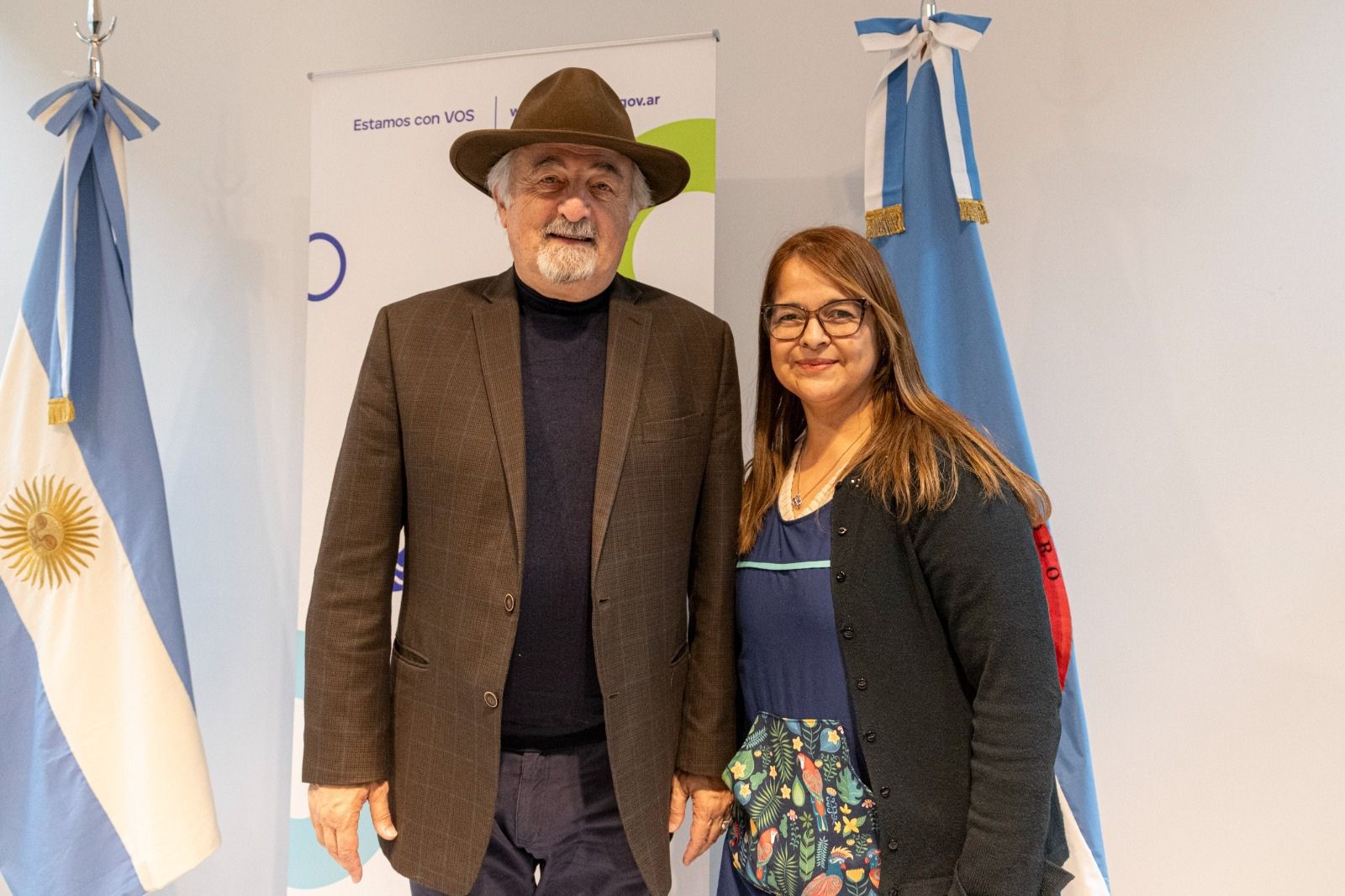 Presentaron a la nueva vicedirectora de la Escuela Municipal ante el intendente