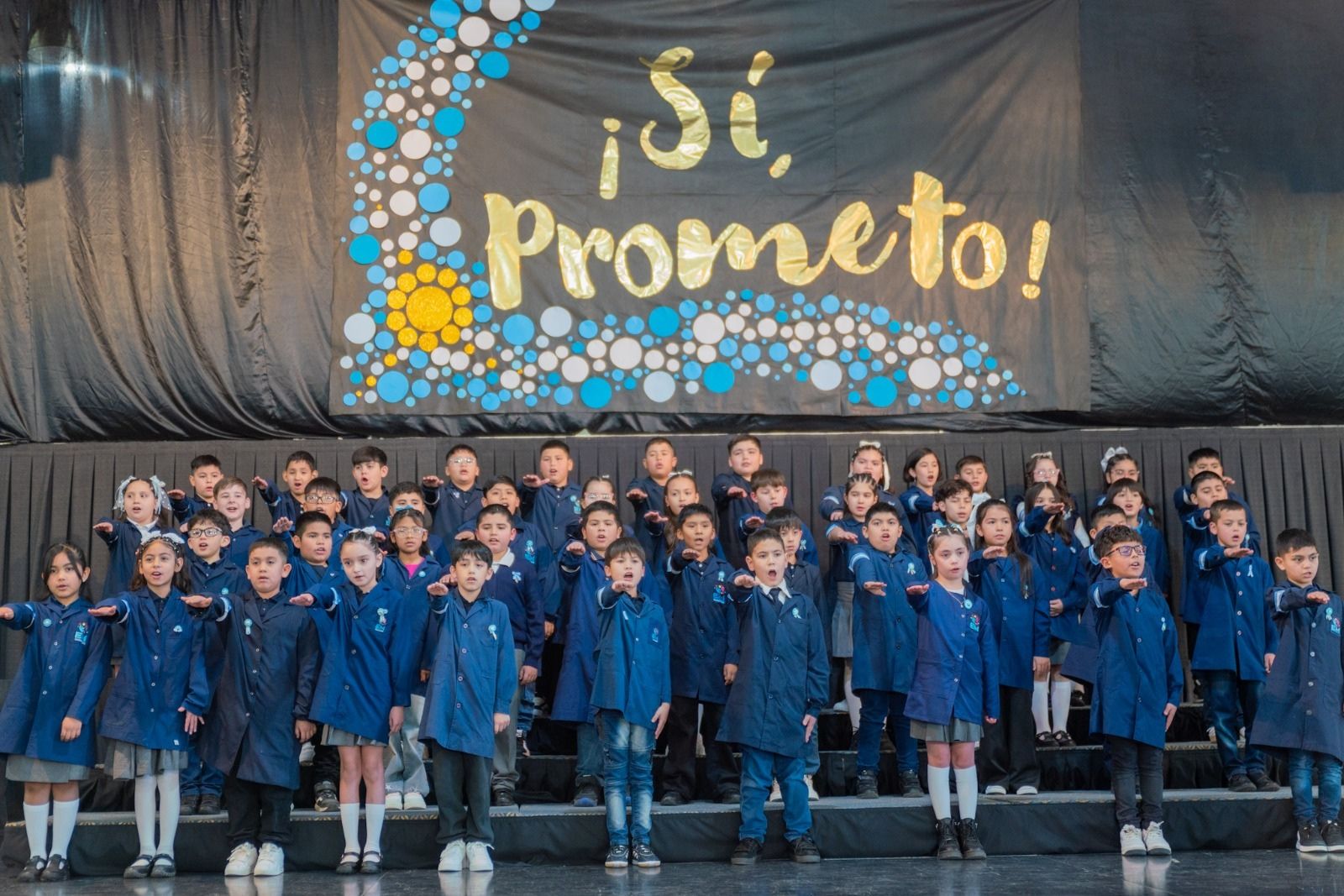 Othar participó de la Promesa a la Bandera de la primera promoción de alumnos de la Escuela Municipal