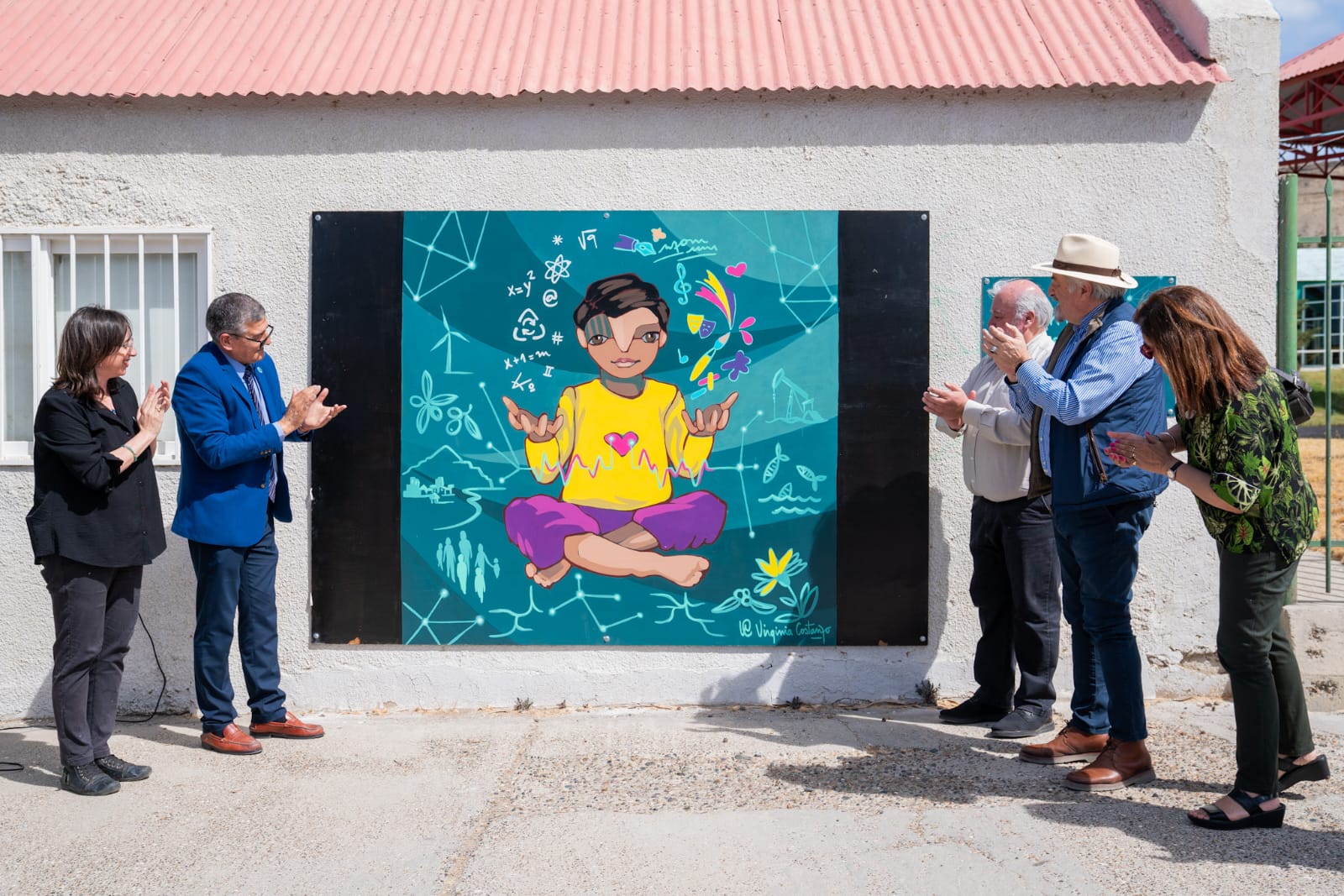 El Municipio acompañó la colocación de un mural por el Día Internacional de la ciencia