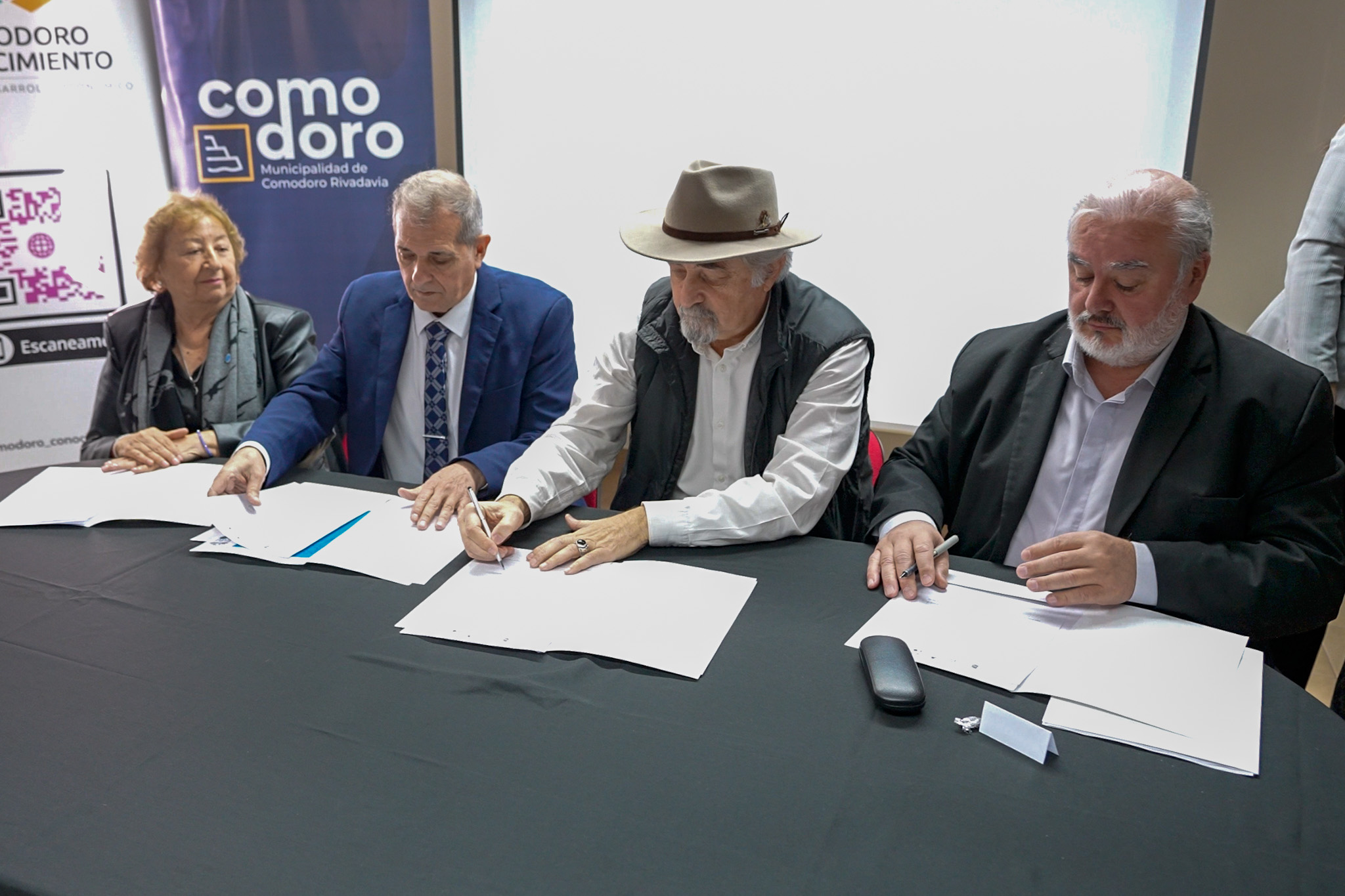 El Municipio, la Universidad y Provincia firmaron acuerdo para la promoción de la Muestra EduCo