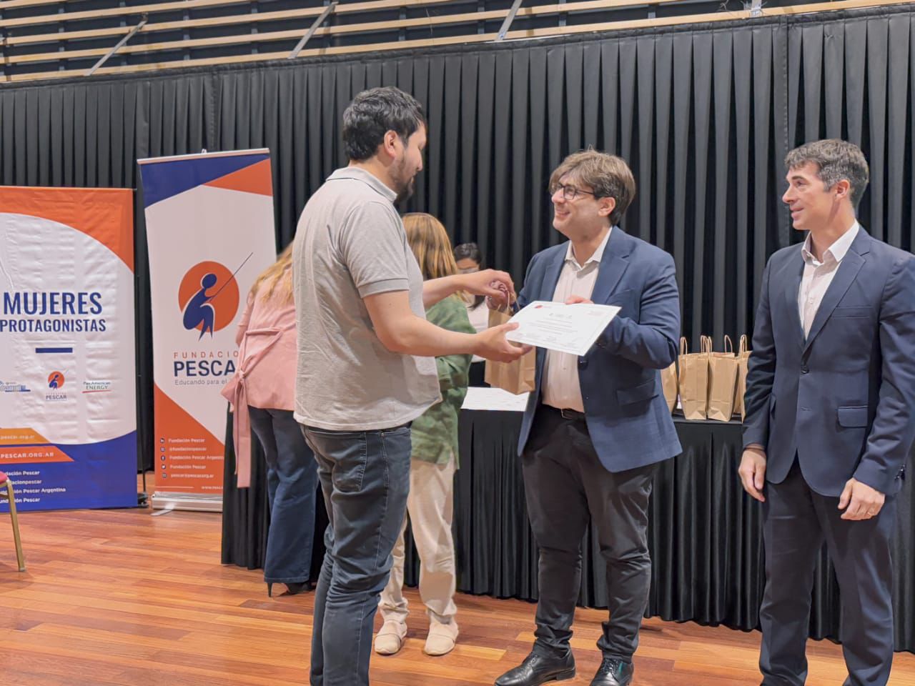 Más de 50 nuevos graduados de los programas “Centro Pescar PAE” y “Mujeres Protagonistas”