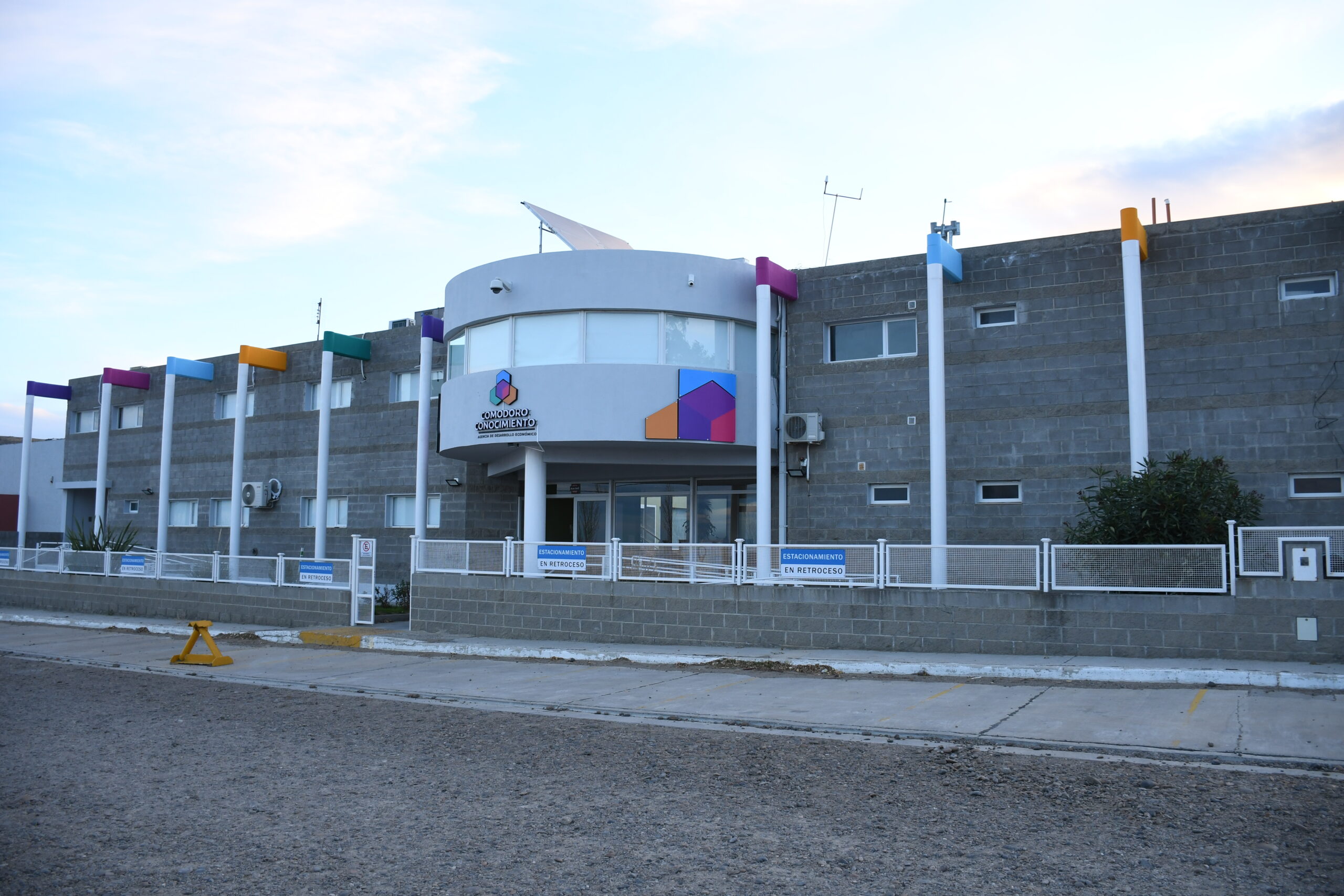 Edificio Agencia Comodoro Conocimiento