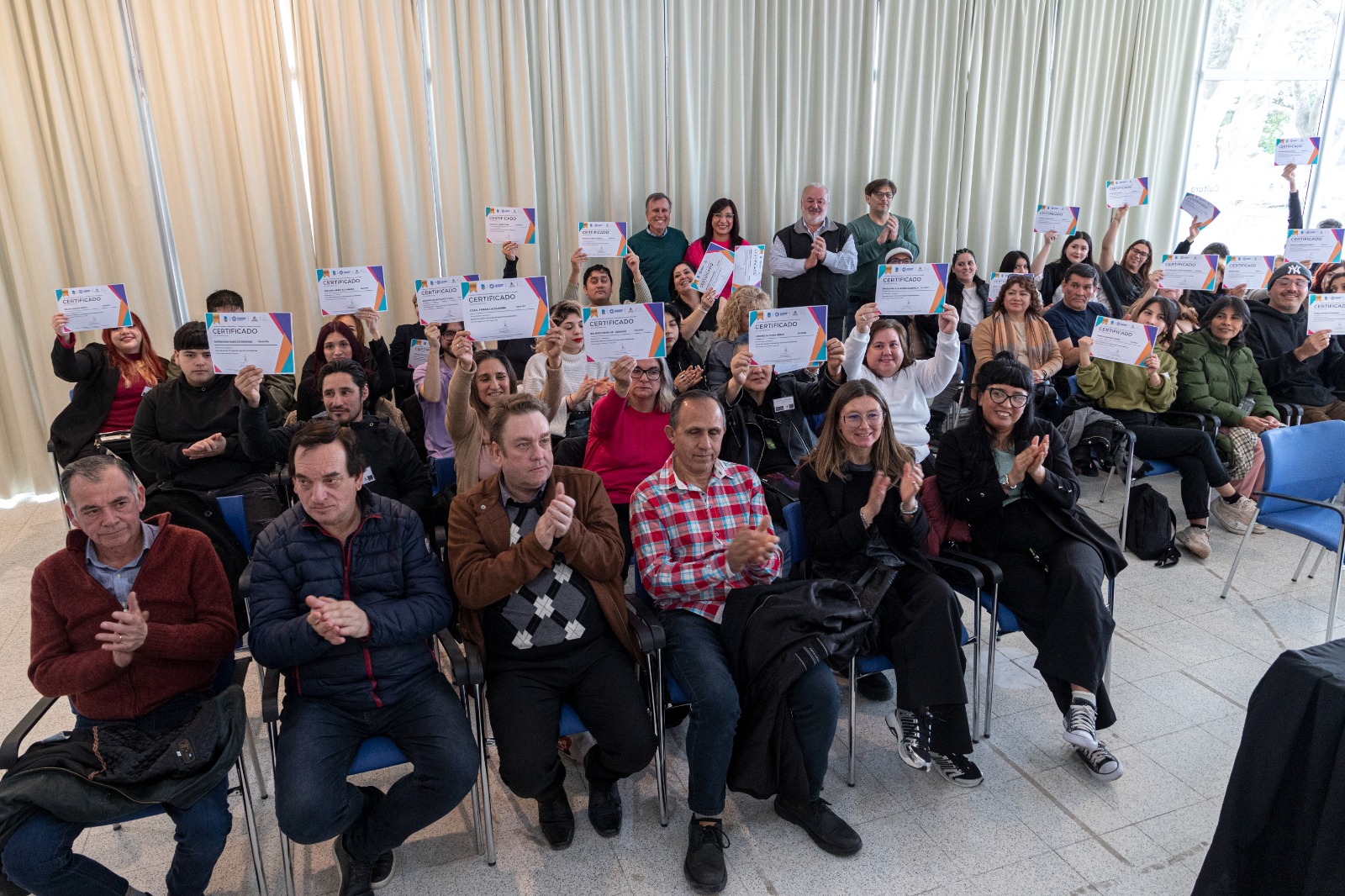 El Municipio entregó certificados a 37 emprendedores locales